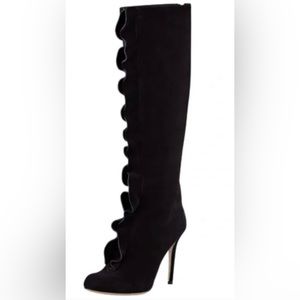 Size 39 1/2 (9) Valentino Garavani ruffled boots